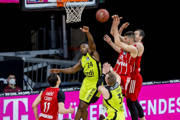 仅是两队实 仅是两队实