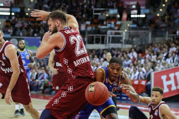 让李月汝更 让李月汝更