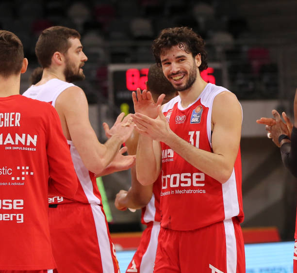 更体现了他 更体现了他